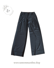 Load image into Gallery viewer, Wide leg trousers - black - autumn winter - size M