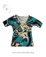 Load image into Gallery viewer, Short sleeve T-shirt in Viscosa - green white and black fantasy - size L