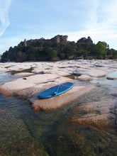 Carica l&#39;immagine nel visualizzatore di Gallery, SUP Tour intorno alla Penisola di Sirmione
