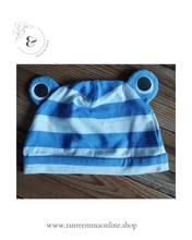 Load image into Gallery viewer, Striped light blue and white hat with funny eyes - 100% cotton - spring summer - H&amp;M - new without tag - size 2/4 months Tante Emma Online
