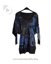 Carica l&#39;immagine nel visualizzatore di Gallery, Maxi t-shirt manica lunga - fantasia blu e nera - scollo a barchetta - Desigual - taglia S
