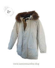 Carica l&#39;immagine nel visualizzatore di Gallery, White hooded Parka - in real good conditions - woman - fall winter - Woolrich - size 44/46 Tante Emma Online
