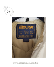 Carica l&#39;immagine nel visualizzatore di Gallery, White hooded Parka - in real good conditions - woman - fall winter - Woolrich - size 44/46 Tante Emma Online
